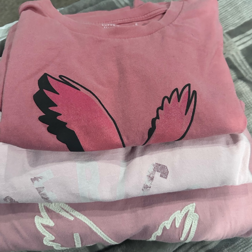 3 pack of American eagle shirts
